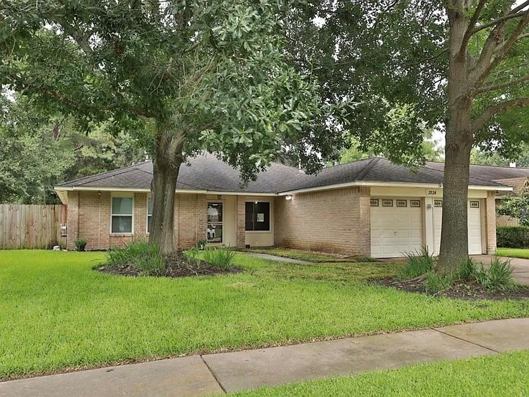 3134 Sedgeborough Dr — Photo 1