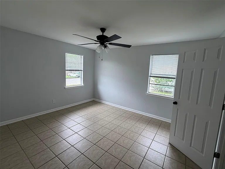 401 Branch St — Photo 16