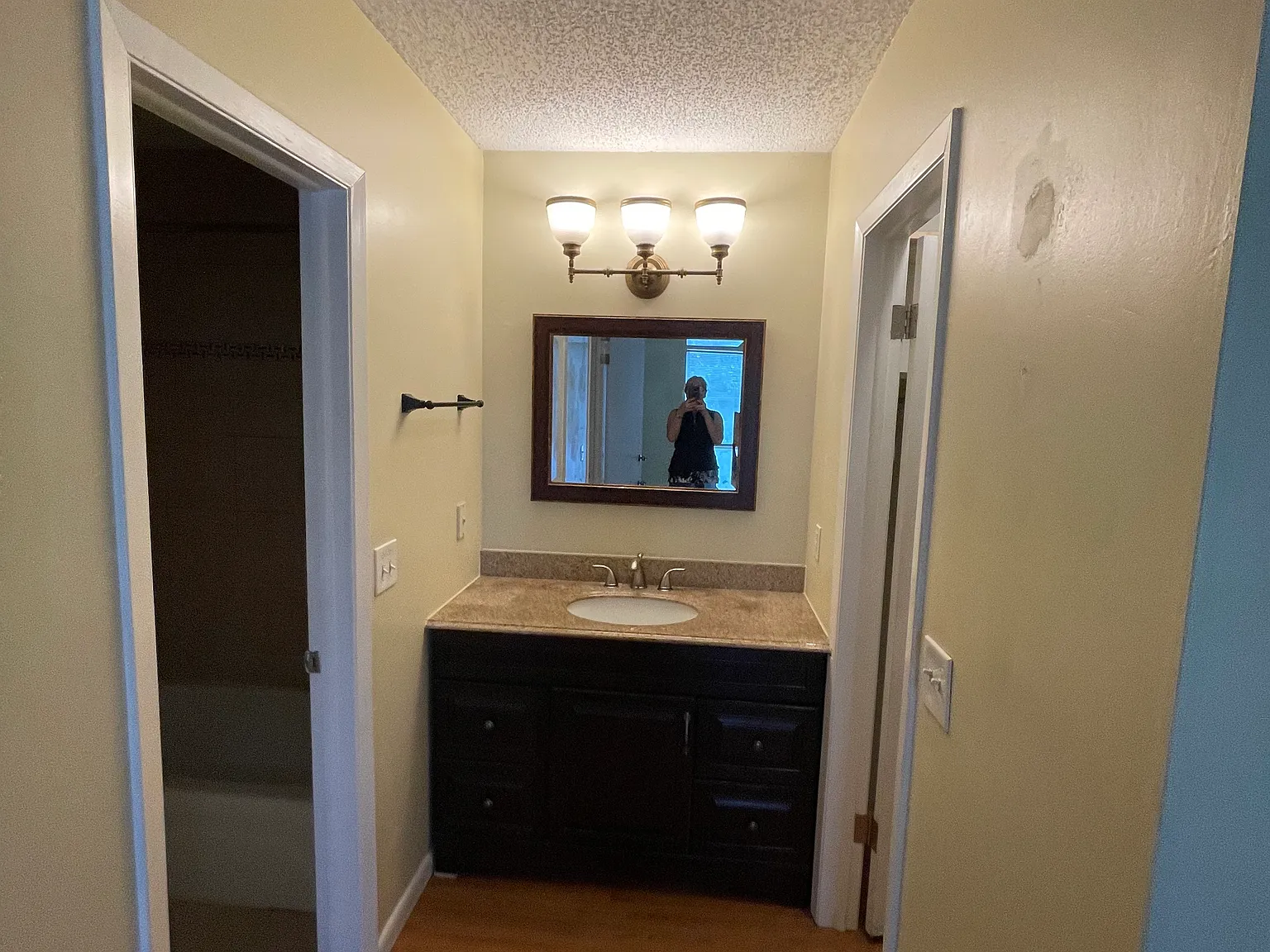 3 bed, 1100 sqft, $925 — Photo 2