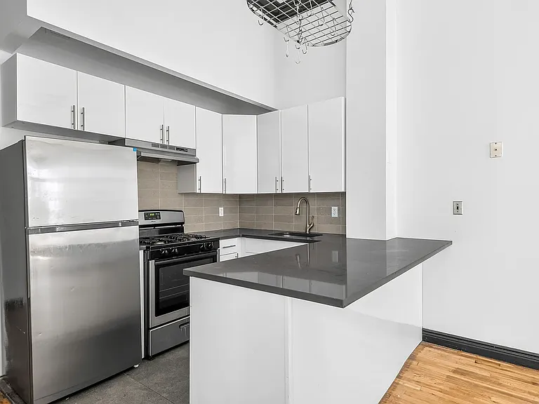 250 Moore St #202 — Photo 5