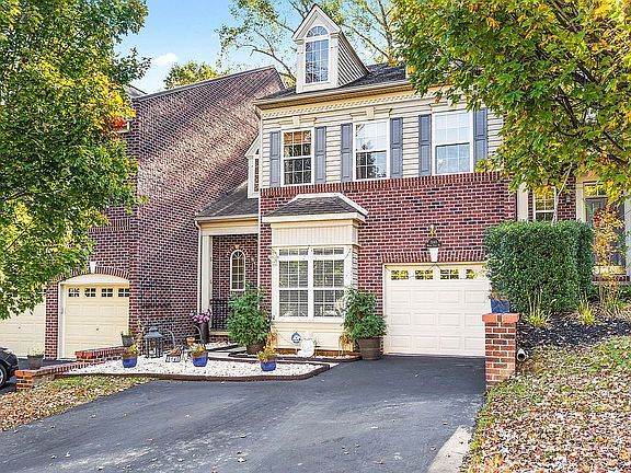 2nd image of 3140 Woodsedge Dr