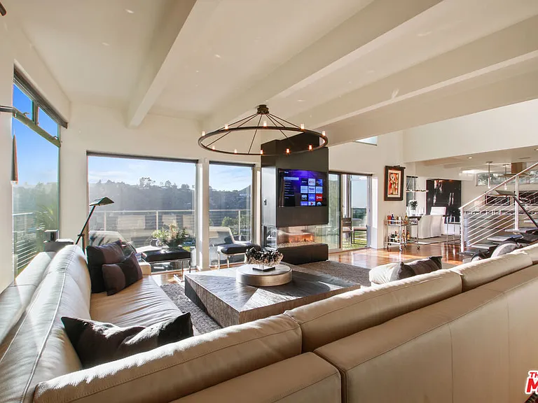 9416 Beverly Crest Dr — Photo 14