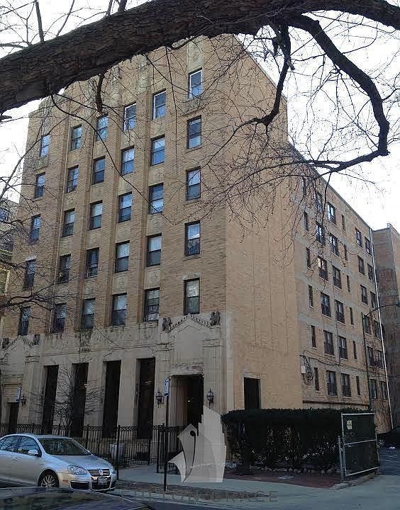1st image of 925 W Carmen Ave APT 7H