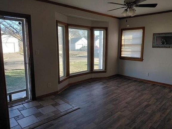 2nd image of 2129 Sunset Rd