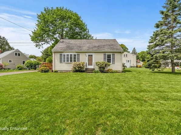16 Naves Road, Hampton, NH 03842