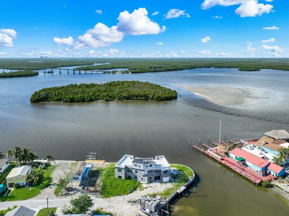 246 Harbor Pl N, Goodland, FL 34140
