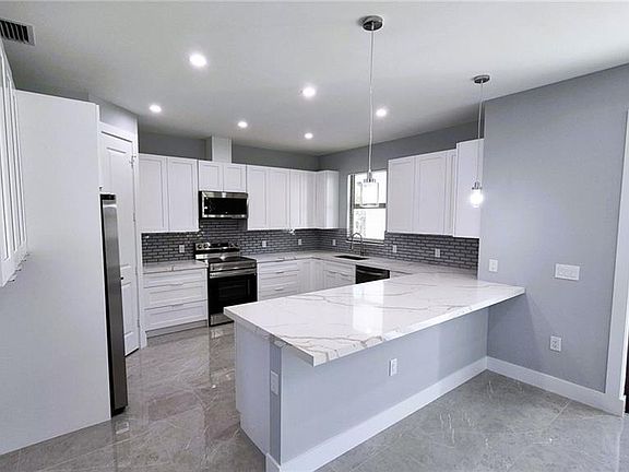 4th image of 532 41st Ave NE