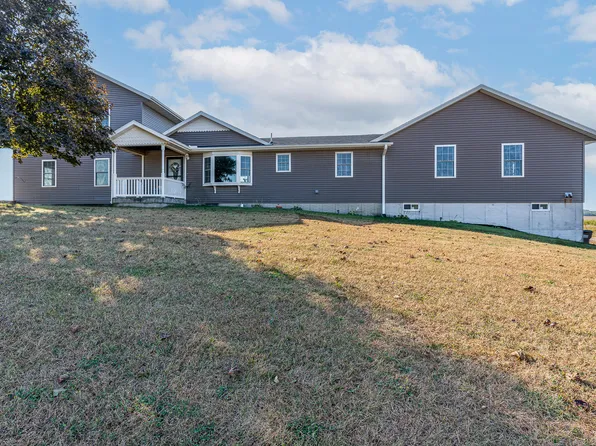2362 152nd St, Muscatine, IA 52761