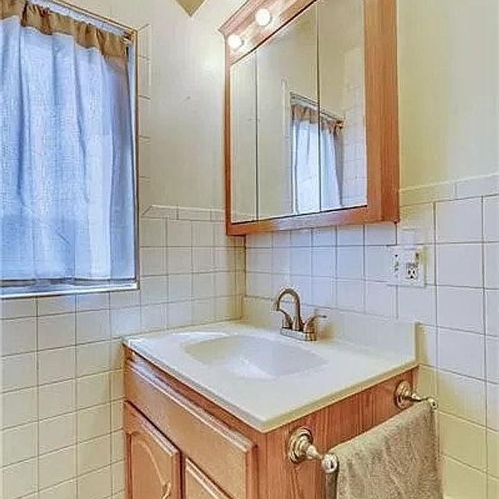 1st image of 726 Chartiers Ave