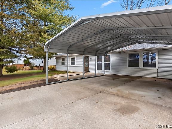 4th image of 862 Malibu Rd