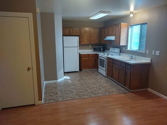 3rd image of 506 S Santa Fe St