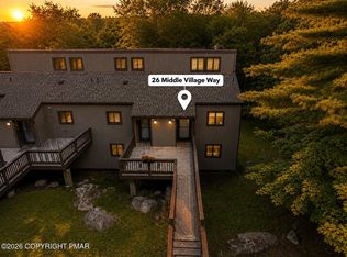 26 Middle Village Way, Tannersville, PA 18372