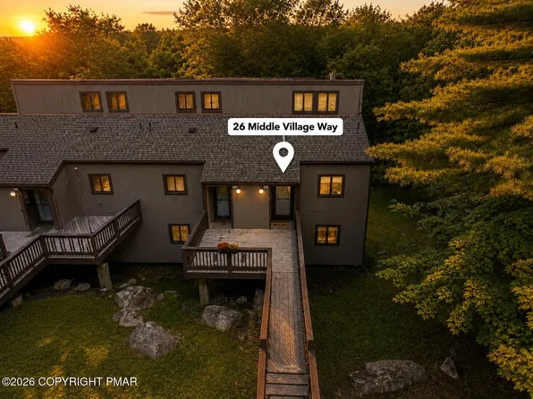 26 Middle Village Way, Tannersville, PA 18372