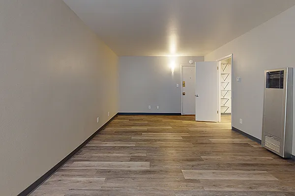 1040 E. Knapp St. — Photo 4