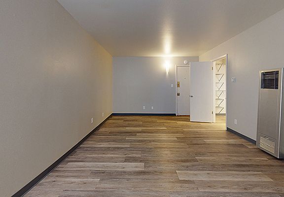 4th image of 1040 E Knapp St APT 114