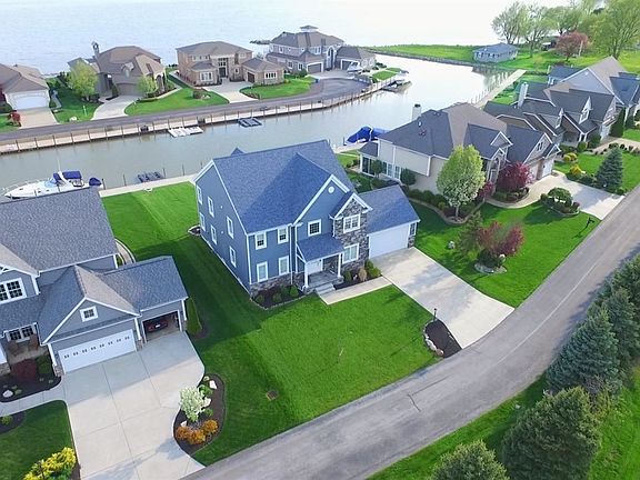 3rd image of 6938 E Long Point Cir