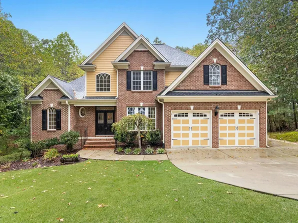 1205 Trotter Bluffs Dr, Holly Springs, NC 27540