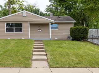 69 Wren Rd, Carpentersville, IL 60110