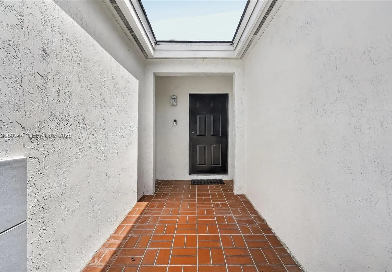 3 bed, 1454 sqft, $3,700 — Photo 2