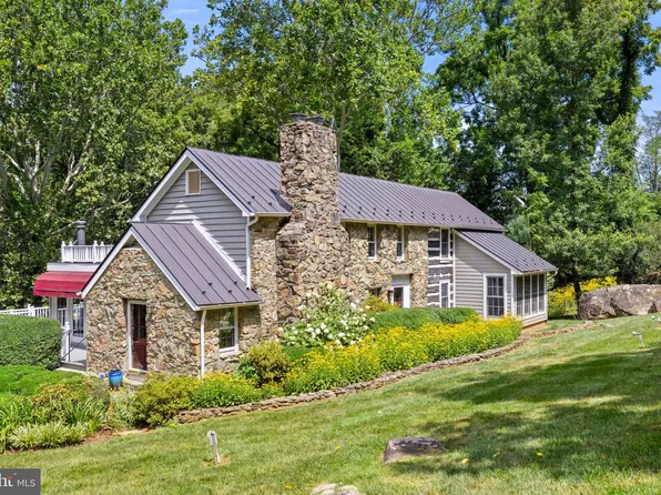 38882 Mount Gilead Rd, Leesburg, VA 20175