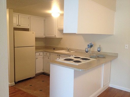 5th image of 4948 Stamas Ln APT 10