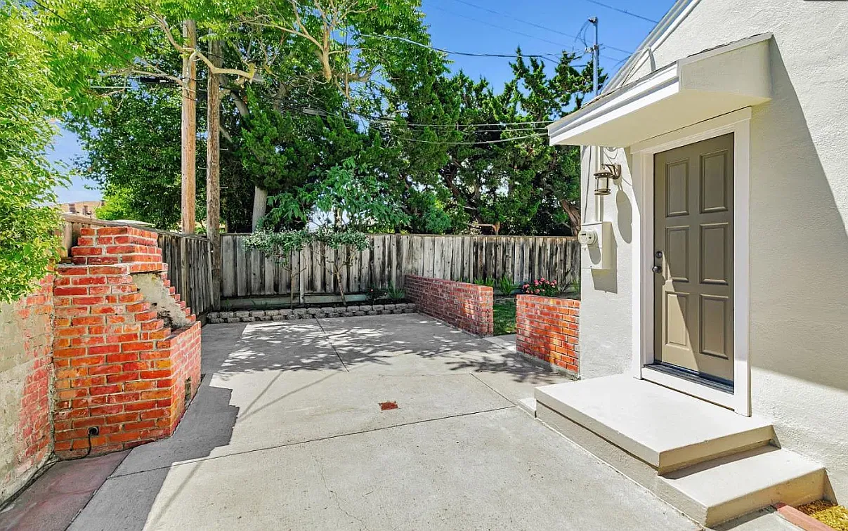 3 bed, 2.0 bath, 1148 sqft, $6,500 — Photo 3