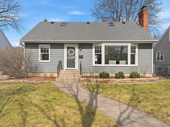 1491 California Ave W, Falcon Heights, MN 55108
