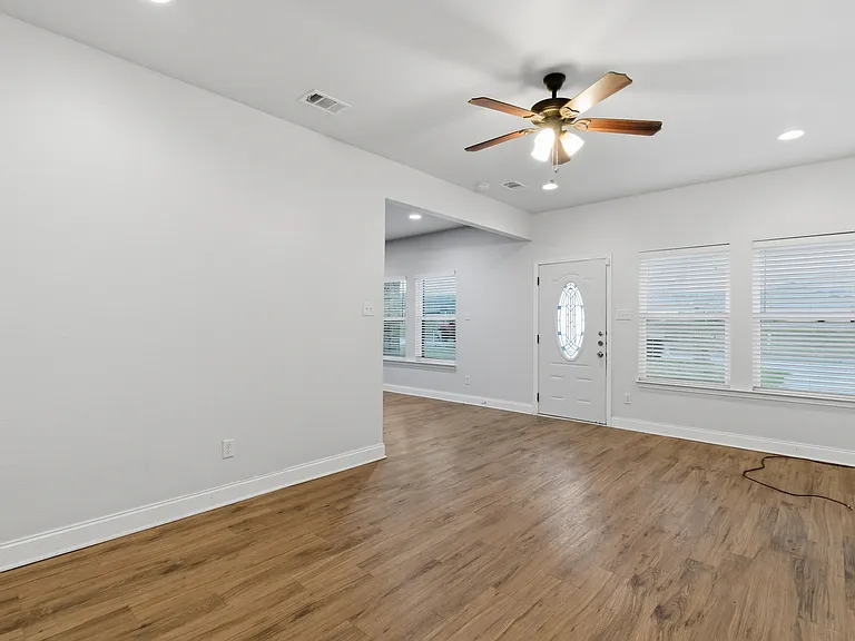 4805 Pickett — Photo 3
