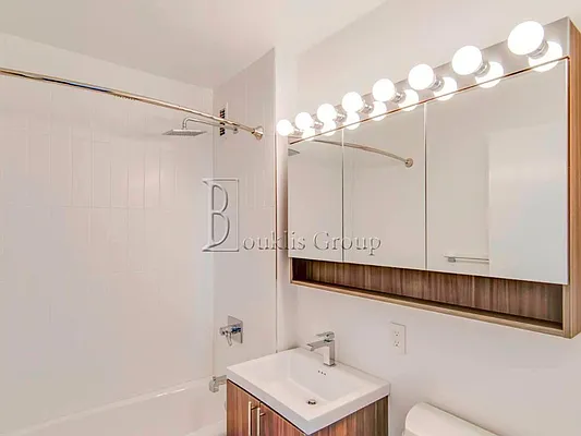 Rented by Bouklis Group | media 4