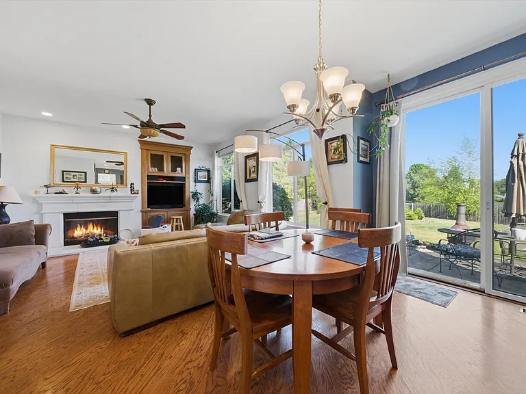 1090 Aster Ct — Photo 11
