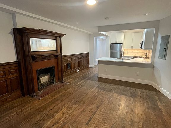 3rd image of 414 W 119th St #2