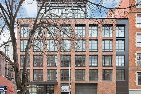 Rented by CORE | media 8