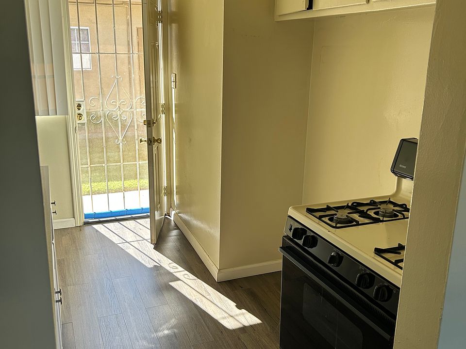 1st image of 9912 Belfast Dr APT 2