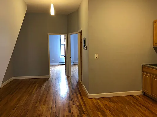 Rented by Premier Metro Realty Corp | media 22