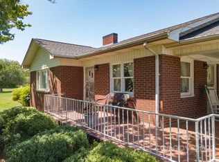 1749 Dietz Rd, Hickory, NC 28602