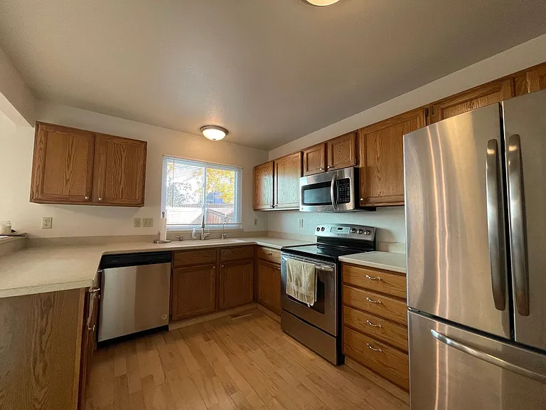 1031 Mercury Dr — Photo 8
