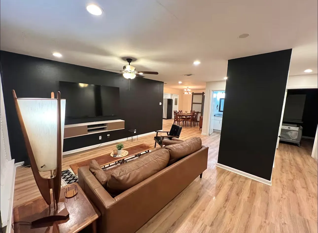 3728 Statler Dr — Photo 2