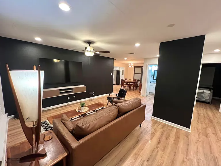 3728 Statler Dr — Photo 2
