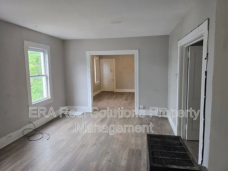 3721 W 33rd St — Photo 15