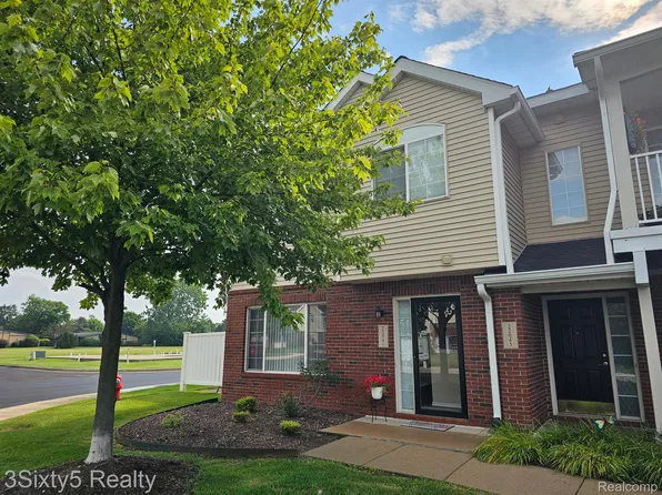 22041 Fairlane Blvd, Trenton, MI 48183