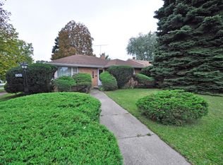 1301 Argonne Dr, North Chicago, IL