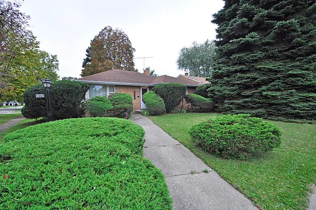 1301 Argonne Dr photo 1