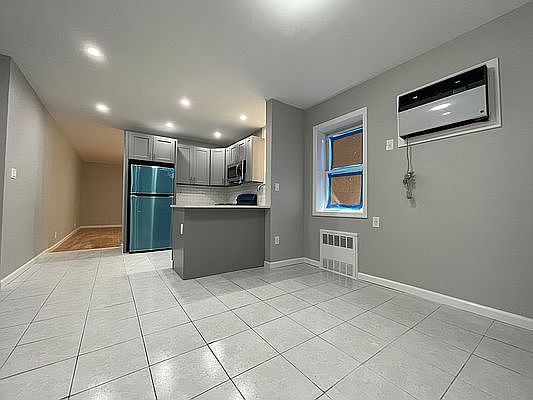 1st image of 60-78 Putnam Ave #1
