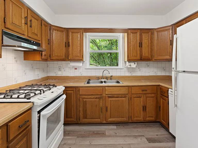 7106 Jayhawk St — Photo 11