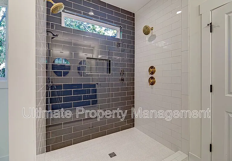 213 Myrtle Ave — Photo 13