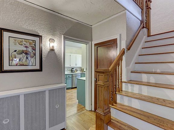 3rd image of 71 Willow St