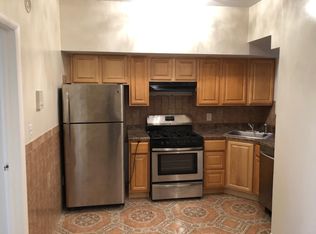 212 48th St, Union City, NJ 07087
