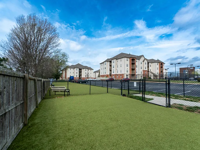 Coryell Courts Apartments — Photo 14