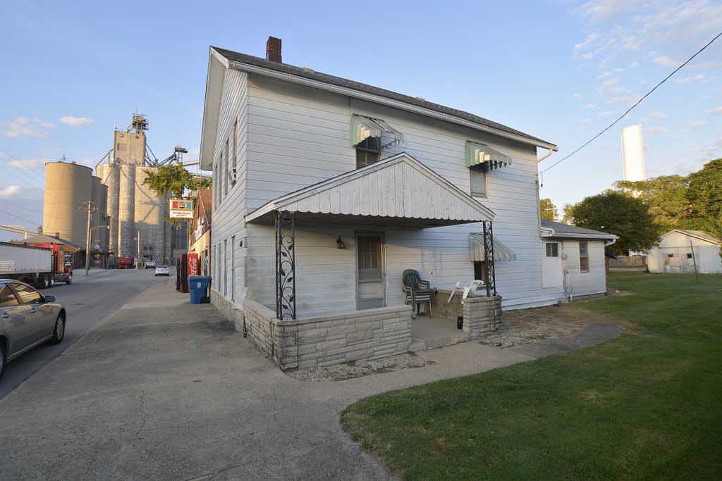 606 N Commercial St, Thomasboro, IL 61878 Zillow