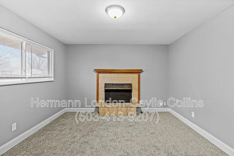 4 bed, 1.0 bath, 843 sqft, $1,360 — Photo 2